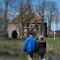 wandelaars in Thesinge